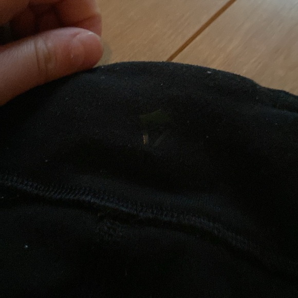 Girls black Ivivva capris - Picture 3 of 3